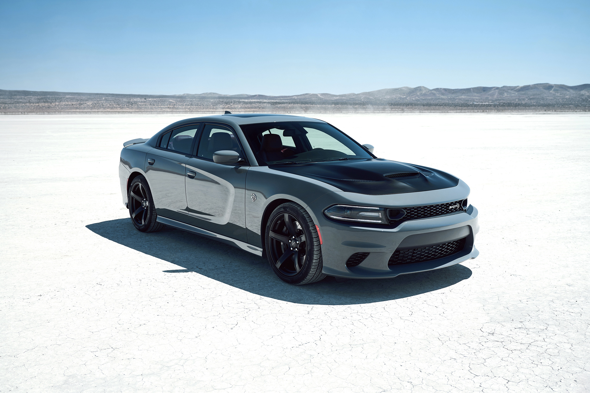 Седан Dodge Charger SRT Hellcat позаимствовал улучшения у Демона — ДРАЙВ