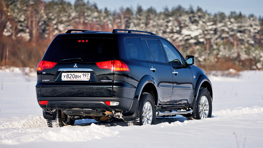 Спорт дизель. Паджеро спорт 2013 по снегу. Pajero Sport and Snow. Pajero Sport i and Snow.