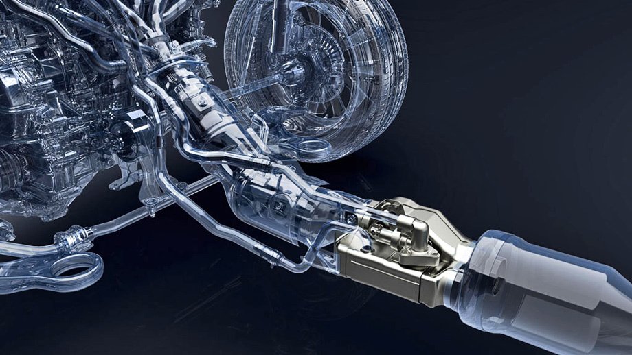             Система использования отработанных газов третьего поколения, блок которой расположен на выпускном коллекторе перед нейтрализатором, заботится о том, чтобы даже в таких условиях бензиновый мотор работал максимально экономично. Она позволяет двигателю быстрее прогреваться и как можно раньше переходить к режиму start/stop.
