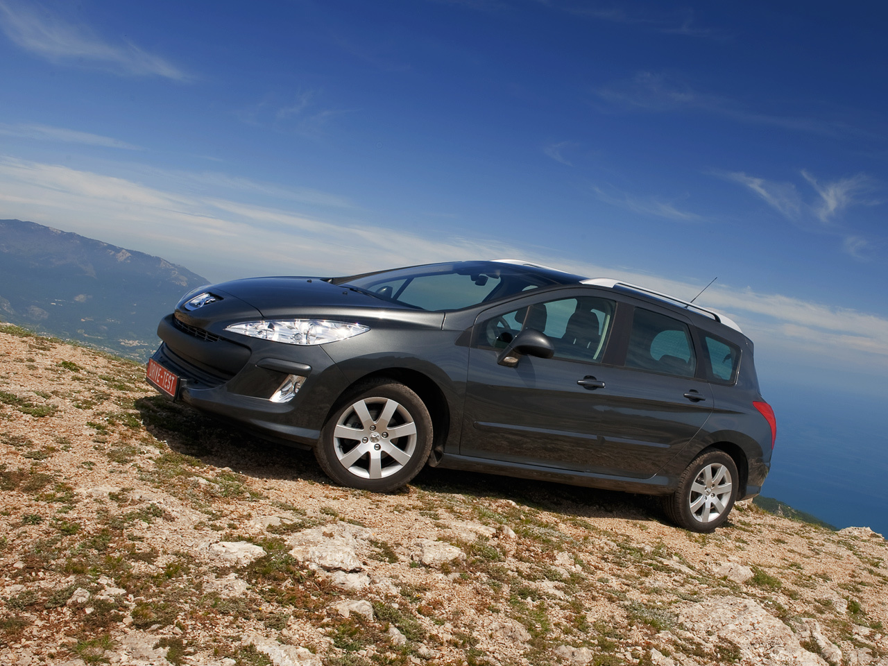 Возвращаем работяге Peugeot 308 SW роль семейной машины — ДРАЙВ