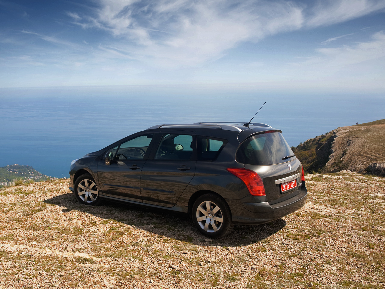 Возвращаем работяге Peugeot 308 SW роль семейной машины — ДРАЙВ