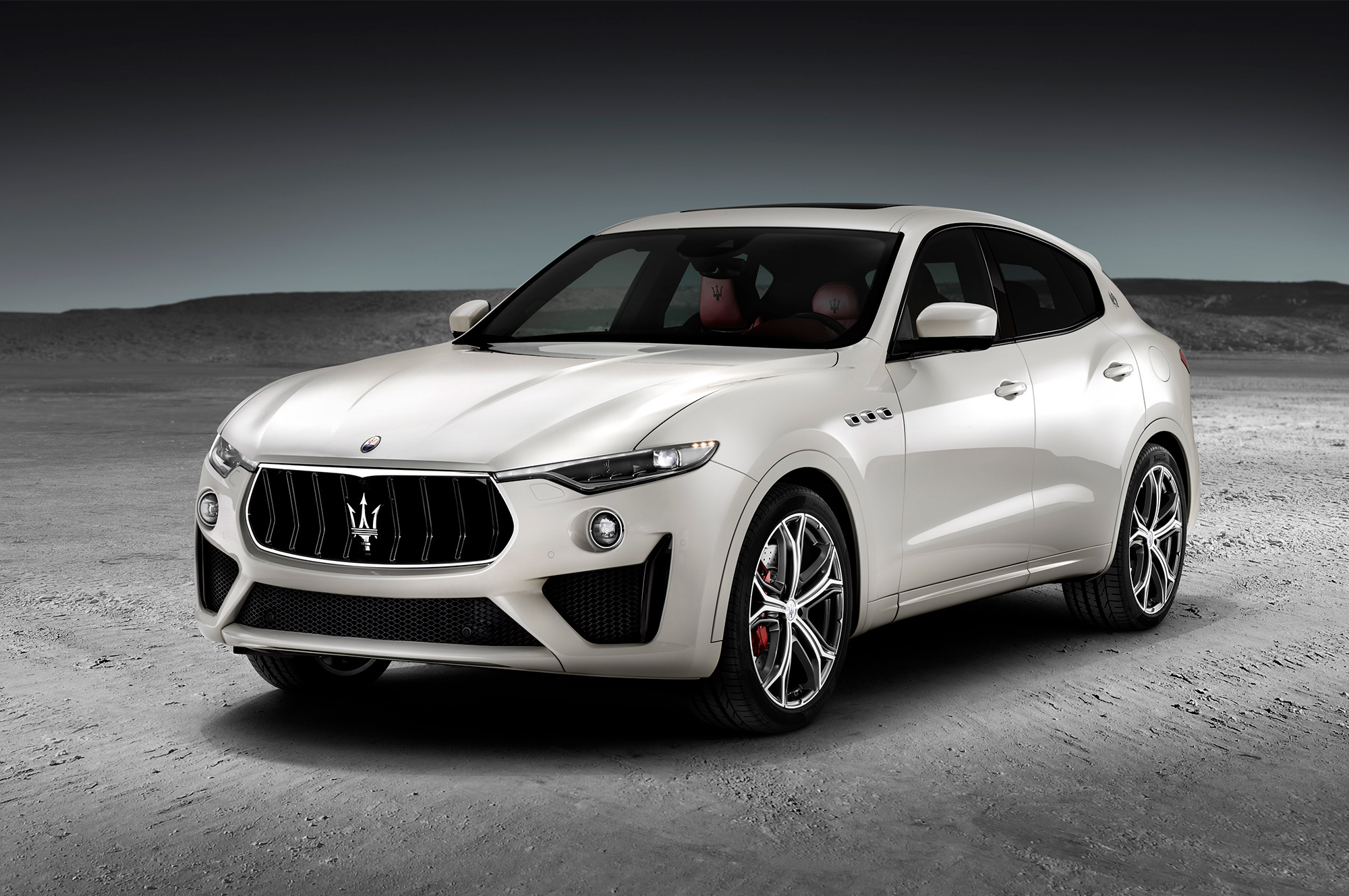 Заряженный» Maserati Levante GTS оказался в тени Trofeo — ДРАЙВ