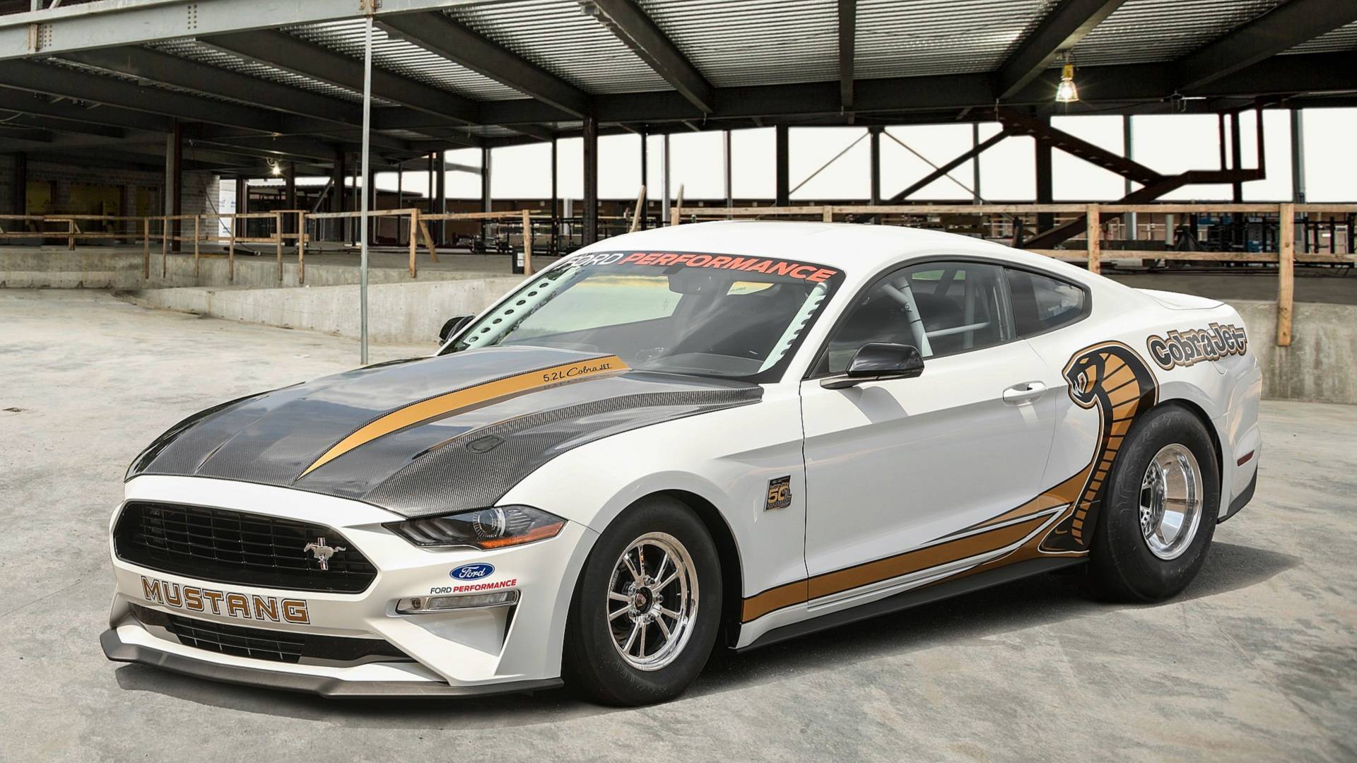 Дрэгстер Ford Mustang Cobra Jet отпраздновал юбилей — ДРАЙВ