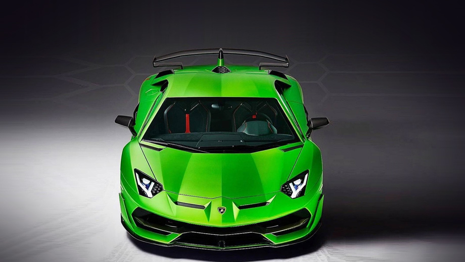 Lamborghini aventador,Lamborghini aventador svj. Перекроенный бампер с дополнительными вентиляционными прорезями около эмблемы — первое, что бросается в глаза. В тени прячется новое антикрыло с крупным центральным пилоном.