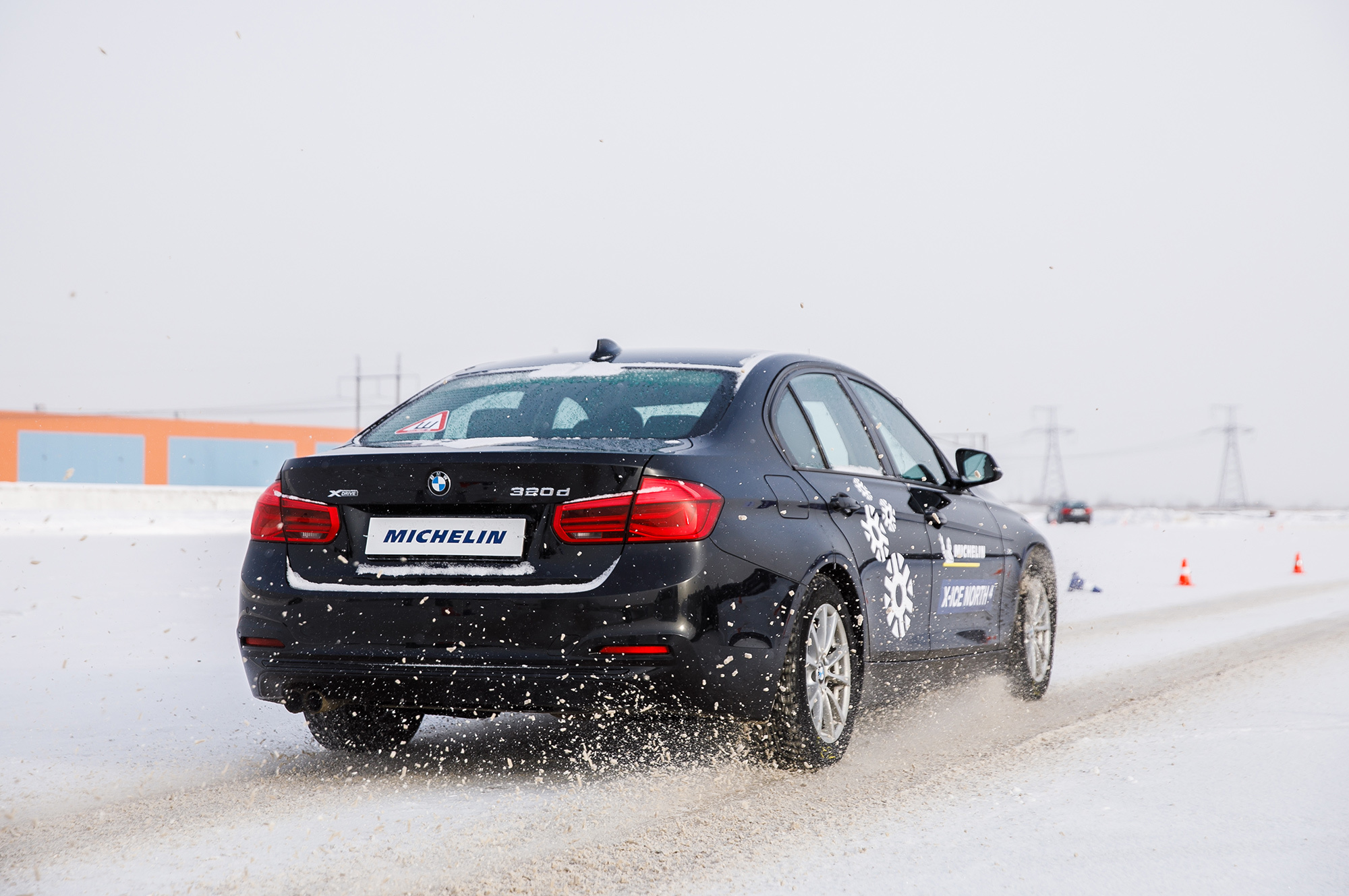 Впиваемся в лёд гипершиповками Michelin X-Ice North 4 — ДРАЙВ