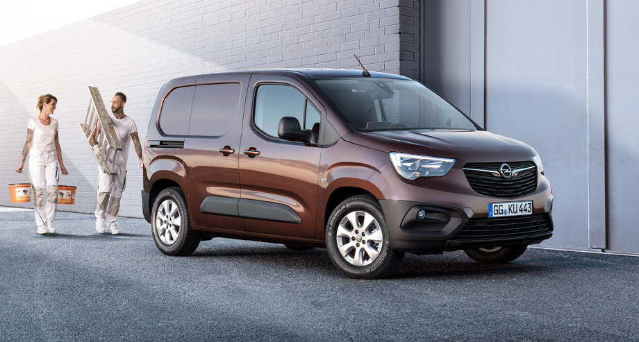             В сентябре вэн <a href="/e/BuAxgEAAAGE" class="c-link">Opel Combo</a> вместе с собратьями Peugeot Partner, Citroen Berlingo и Vauxhall Combo нового поколения выиграл приз 2019 International Van of the Year. Опелевцев это воодушевило, и теперь они пообещали добавить несколько новых модификаций и опций для Combo.
