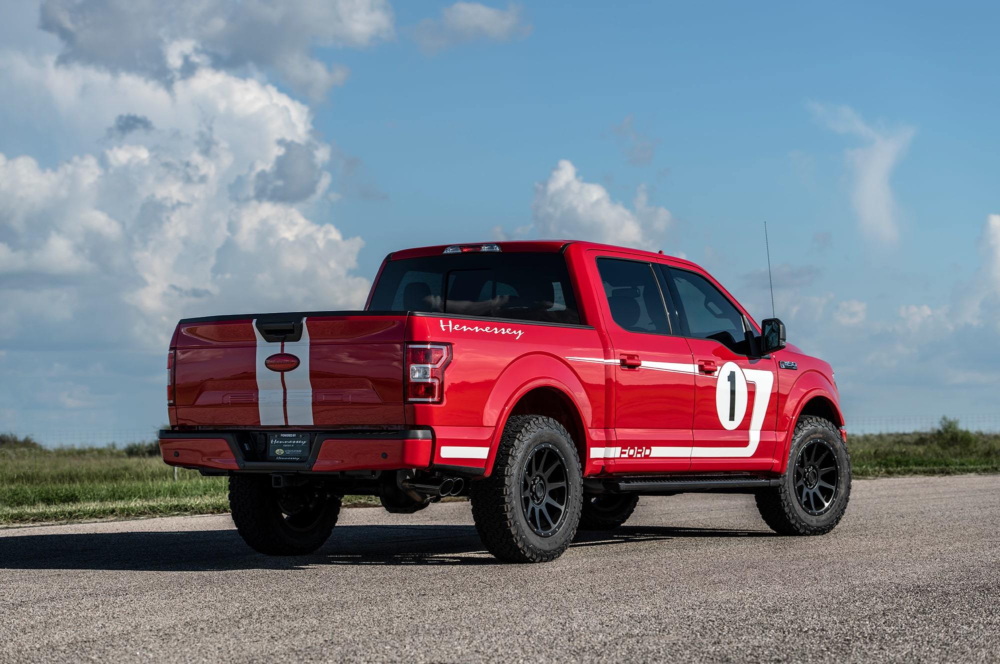 Пикап Hennessey Heritage F-150 предложил два характера на выбор — ДРАЙВ