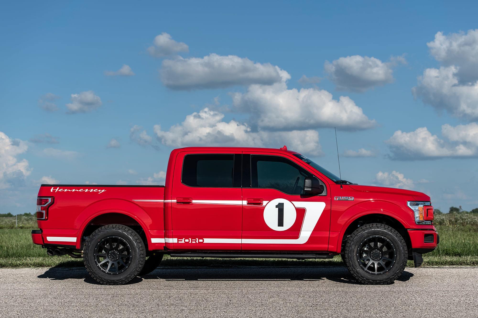 Пикап Hennessey Heritage F-150 предложил два характера на выбор — ДРАЙВ