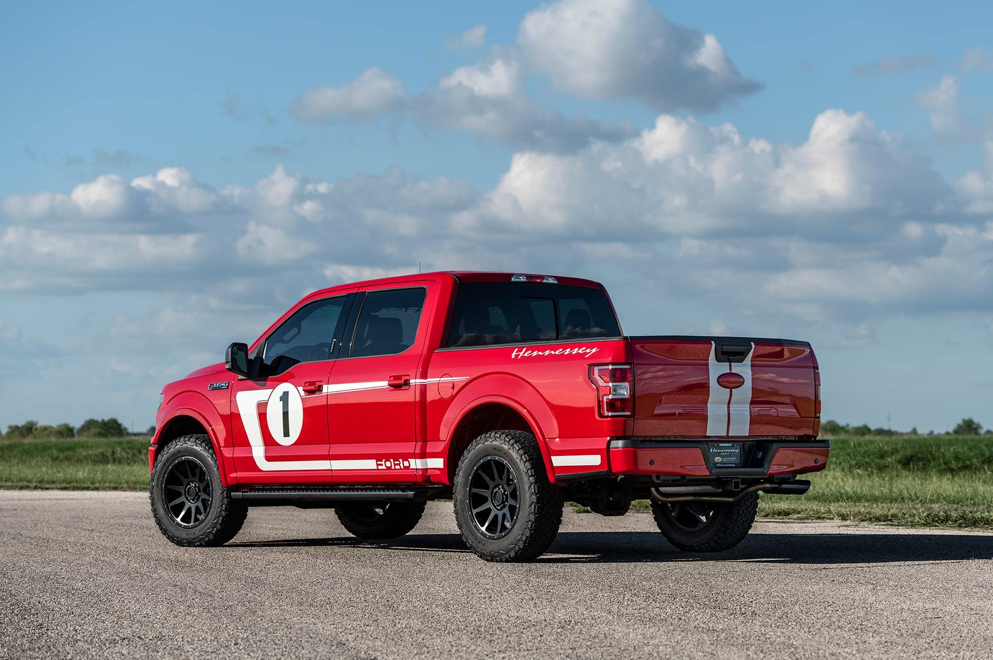 Пикап Hennessey Heritage F-150 предложил два характера на выбор — ДРАЙВ