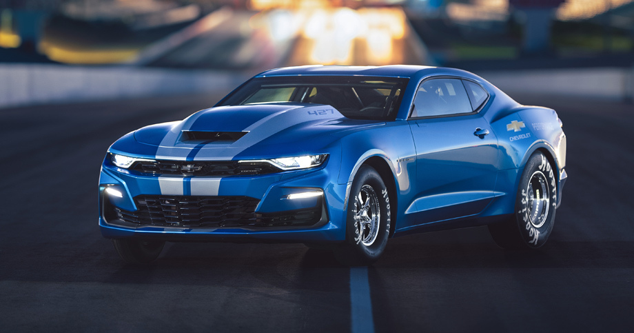 Окраска модели 2019 COPO Camaro 50th Anniversary Special Edition похожа на оттенок у электрического COPO, но в данном случае это колер с названием Anniversary Blue Metallic, подражающий цвету первого в истории COPO (Laguna Blue).