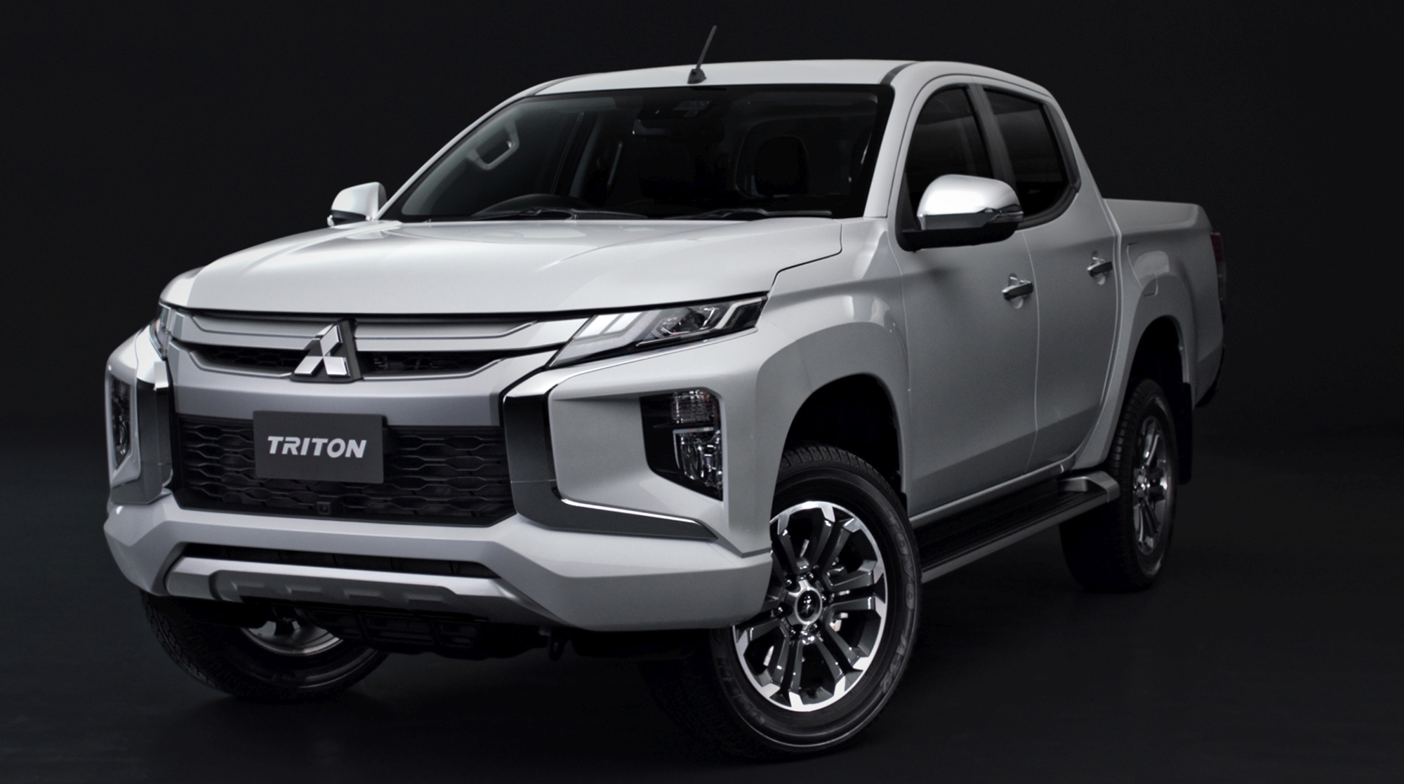 Рестайлинг принёс пикапу Mitsubishi L200 новый «автомат» — ДРАЙВ