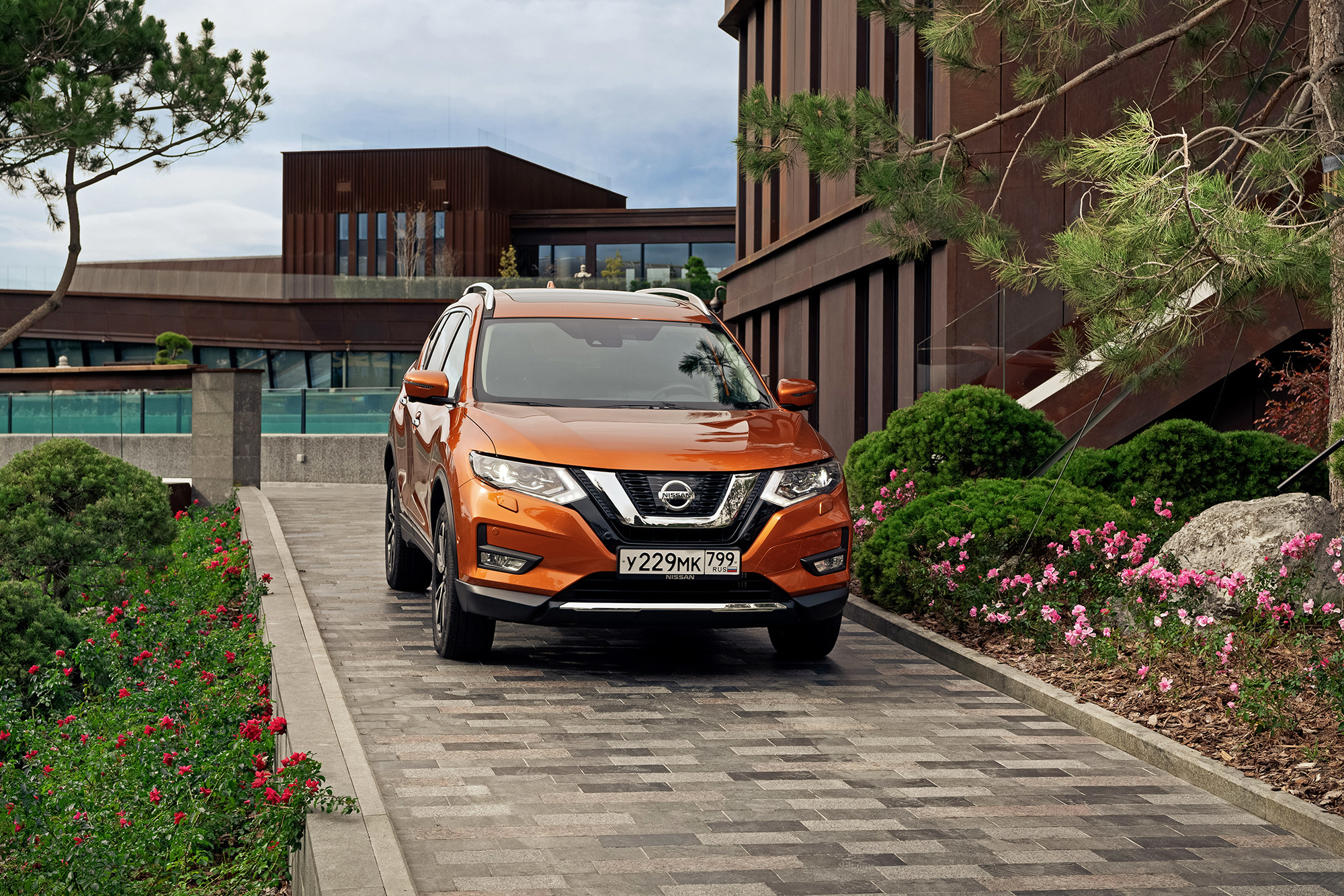 Собираем данные про обновлённый Nissan X-Trail из первых рук — ДРАЙВ