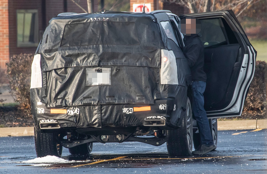 Важная перемена в Escalade — независимая задняя подвеска. У прошлой генерации сзади был неразрезной мост, и на новом Silverado — тоже.