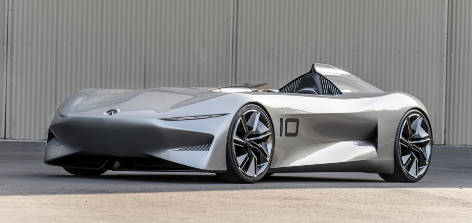 Не забыт и шоу-кар <a href="/e/BxR6QEAAA54" class="c-link">Prototype 10</a>, явившийся зрителям в августе нынешнего года. Альбайса намекает, что и от него новому паркетнику перепадёт что-то по части эстетики.