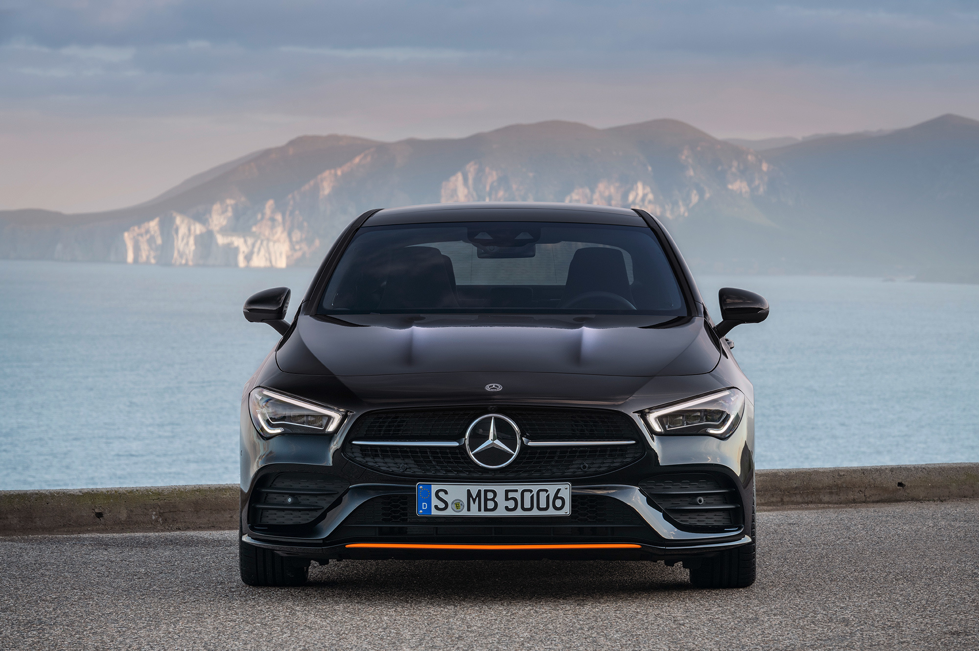 Новый Mercedes CLA отмежевался от седана А-класса — ДРАЙВ