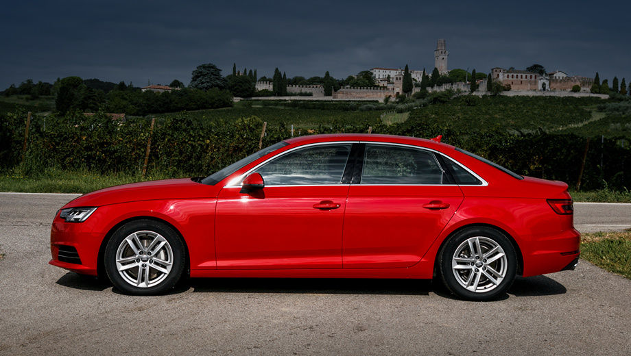 По <a href="/e/Bz2ZQEAAAOY" class="c-link">итогам года</a> собратья Audi A4/A5 занимают вторую строку в своём классе в России. Весной немцы должны выкатить <a href="/e/BzLcwEAABPU" class="c-link">рестайлинговую машину</a>, чтобы поднять интерес ещё больше.