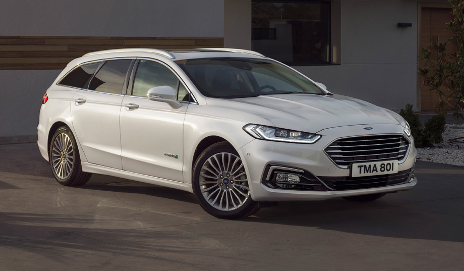             Вице-президент Ford of Europe по маркетингу и обслуживанию Ролан де Ваард предсказывает, что на долю гибридной версии будет приходиться до половины европейских продаж Mondeo.
