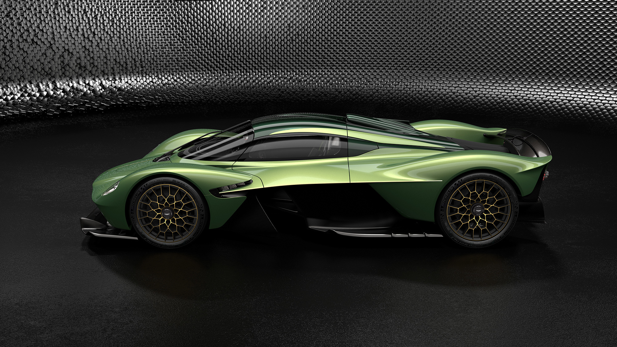 Гиперкар Aston Martin Valkyrie показал сменный трековый пакет — ДРАЙВ