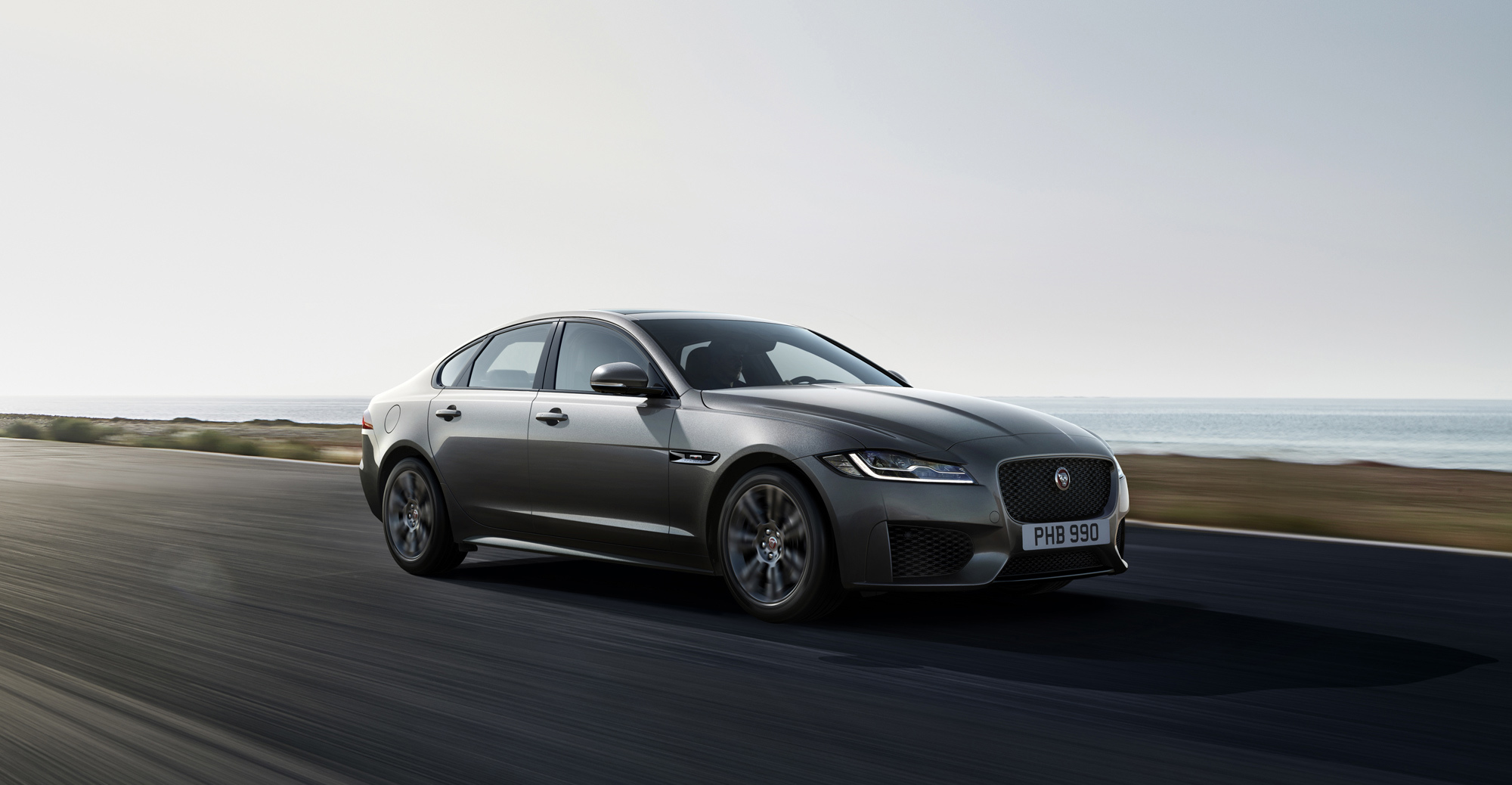 Серия Jaguar XF Chequered Flag привлекла внимание к модели — ДРАЙВ