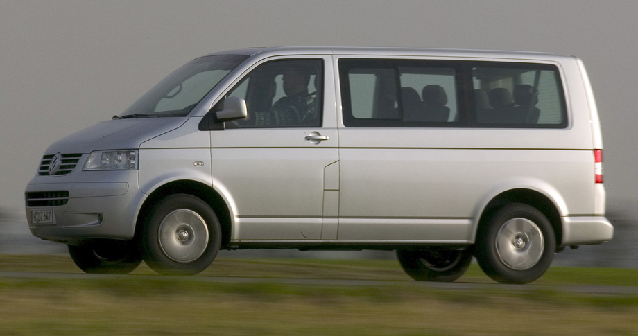 Круги ошибки с составом для этого узла <a href="https://www.drive.ru/world/547345e795a65643f8000016.html" target="_blank" rel="noopener" class="c-link">расходятся</a> по индустрии уже без малого шесть лет. Тот же Volkswagen в прошлом году отзывал более 70 000 машин в США и почти 15 000 в Австралии именно из-за Такаты. А из последнего по времени «подушечного» отзыва следует упомянуть сегодняшний же российский — у <a href="/e/B0HTQEAAChY" class="c-link">Тойоты с Лексусом</a>.