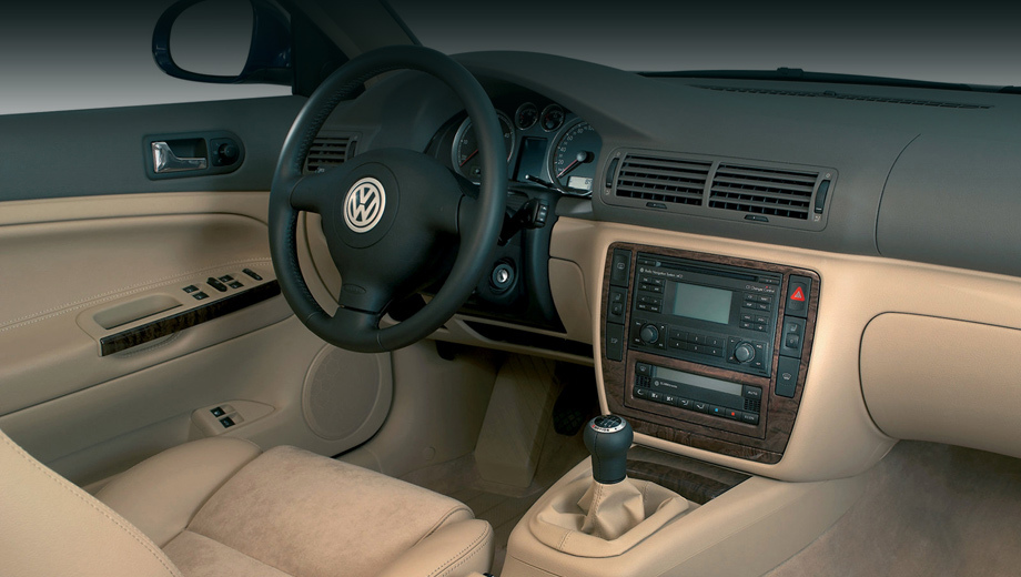 Как обычно, скачать список кодов VIN автомобилей, попавших под очередной отзыв, можно, пройдя по <a href="https://www.gost.ru//newsRST/redirect/news/1/5695" target="_blank" rel="noopener" class="c-link">ссылке</a> на сайт Росстандарта.