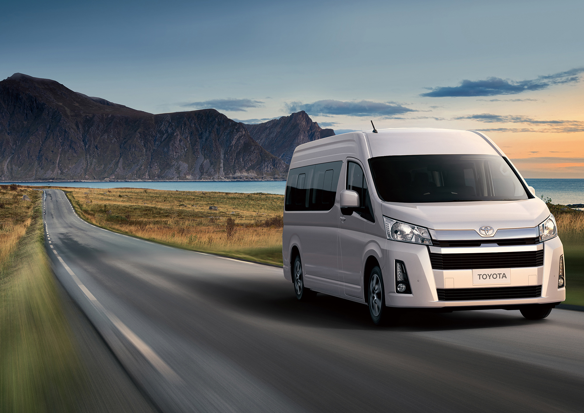 Новый вэн Toyota Hiace будет продаваться в России — ДРАЙВ