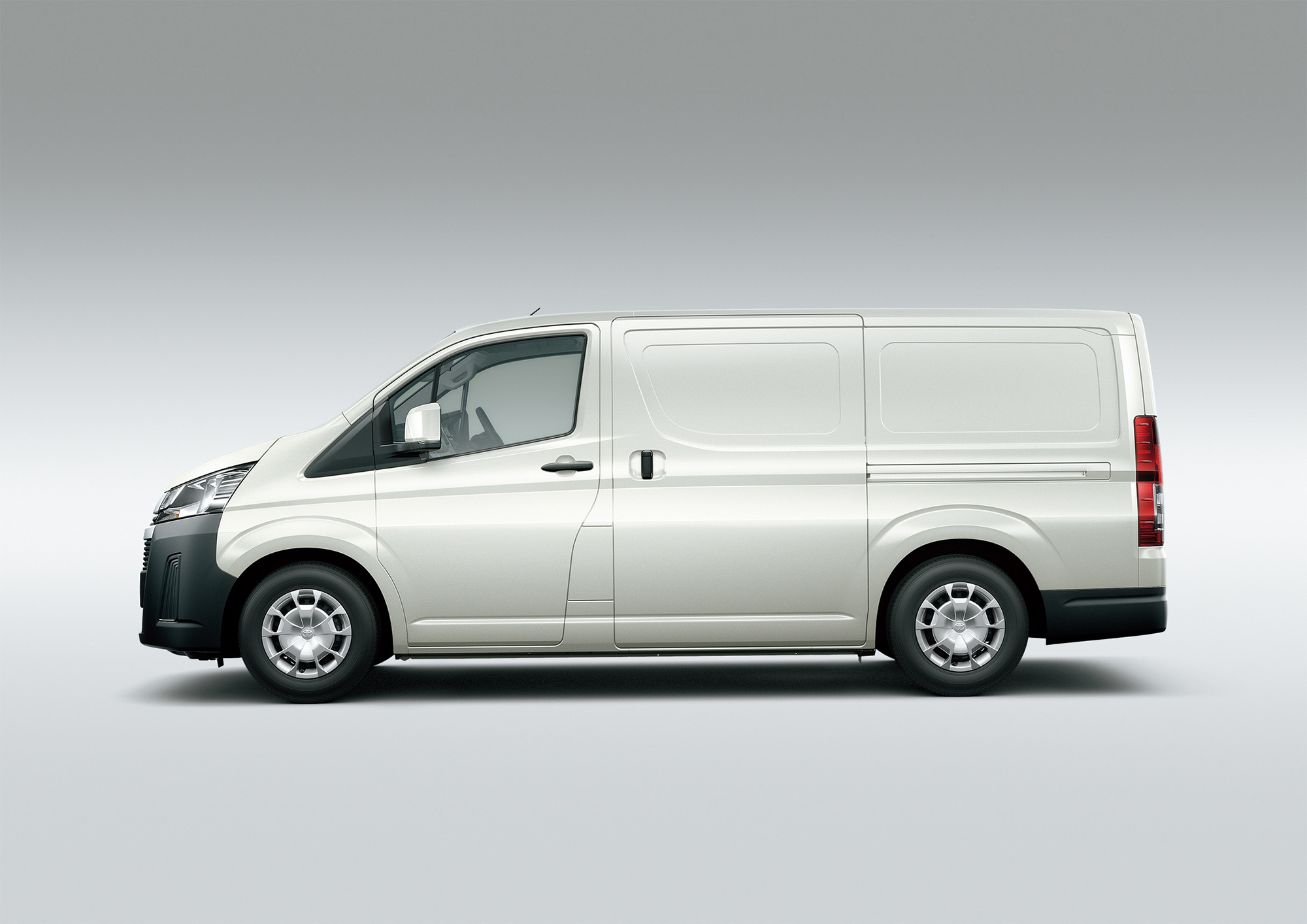 Новый вэн Toyota Hiace будет продаваться в России — ДРАЙВ