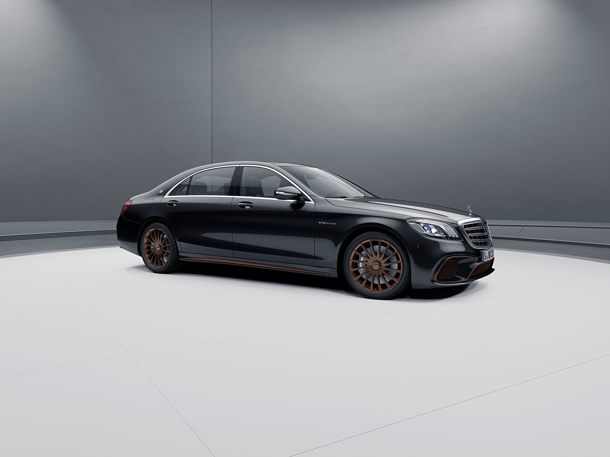 Седан Mercedes-AMG S 65 Final Edition скрасит прощание с V12 — ДРАЙВ