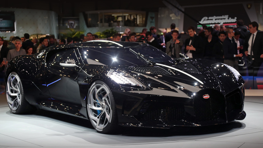 Bugatti la voiture noire. Автомобиль, представленный французским люксовым брендом в Женеве, воплотил в себе тезис о том, что истинная роскошь — это индивидуальность.