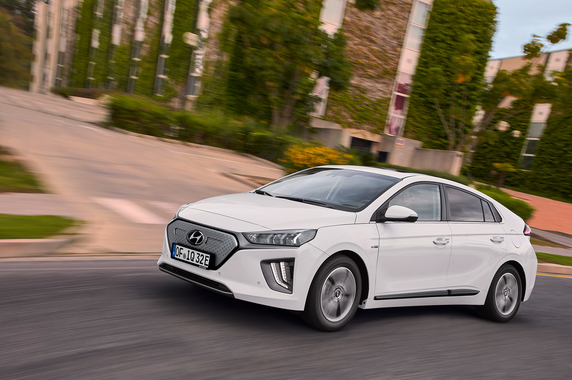 Электромобиль Hyundai Ioniq после рестайлинга поехал дальше — ДРАЙВ