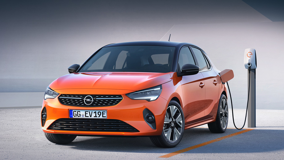 Opel corsa. Corsa оказалась в интересном положении, так как её симпатичный стиль уже не актуален. У бренда скоро будет совсем другое лицо, заявленное концептом Opel GT X Experimental.