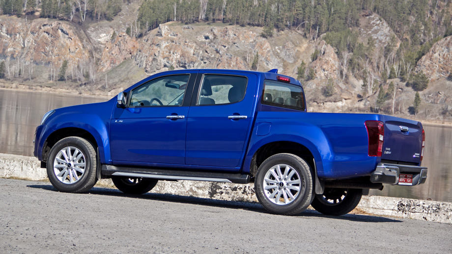 Pickup обновления. Isuzu d-Max Test Drive. Исудзу пикап синий. Isuzu d Max тест. Исузу пикап синего цвета.