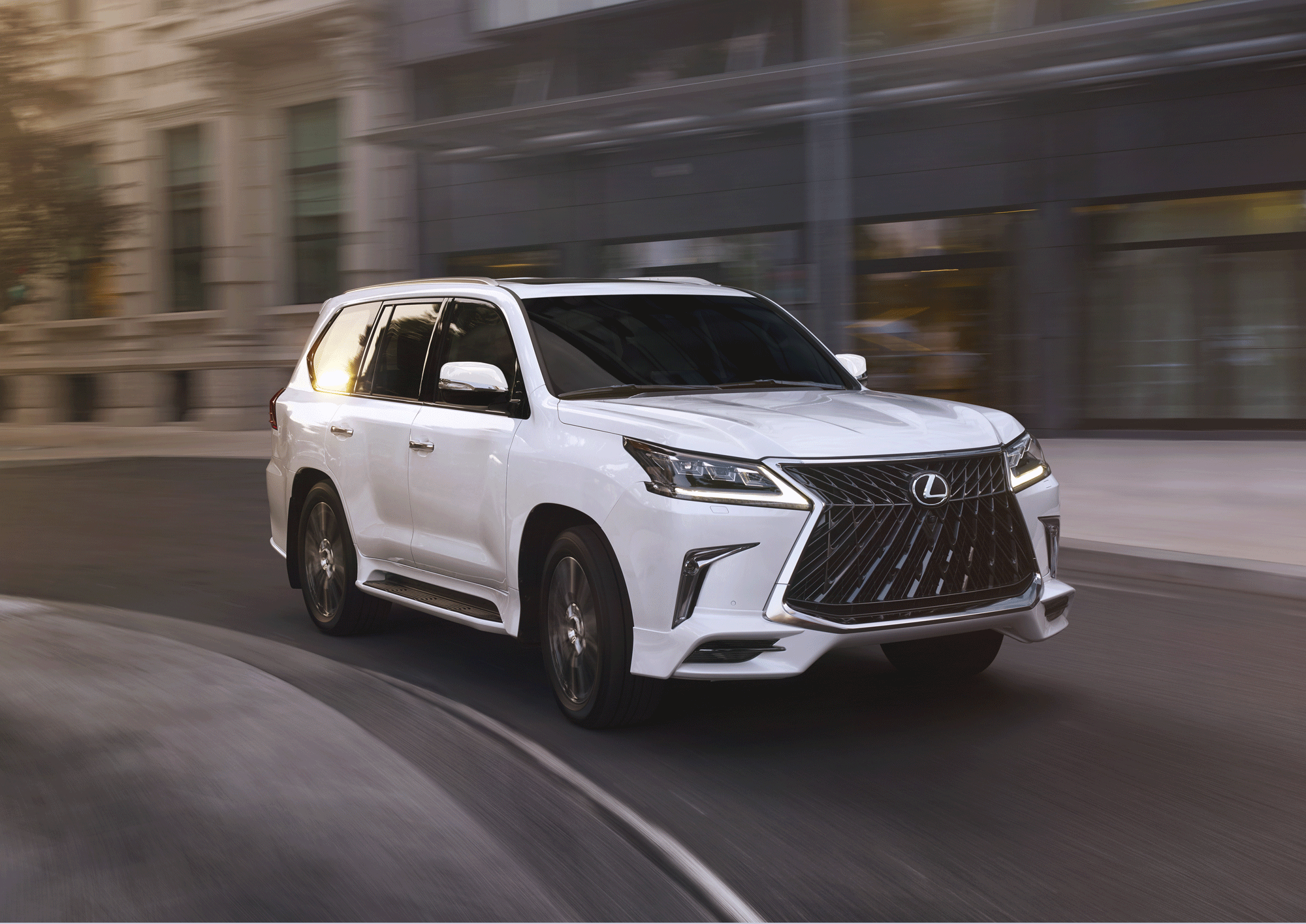 Модификация Lexus LX 570 Sport похвалилась комфортом — ДРАЙВ