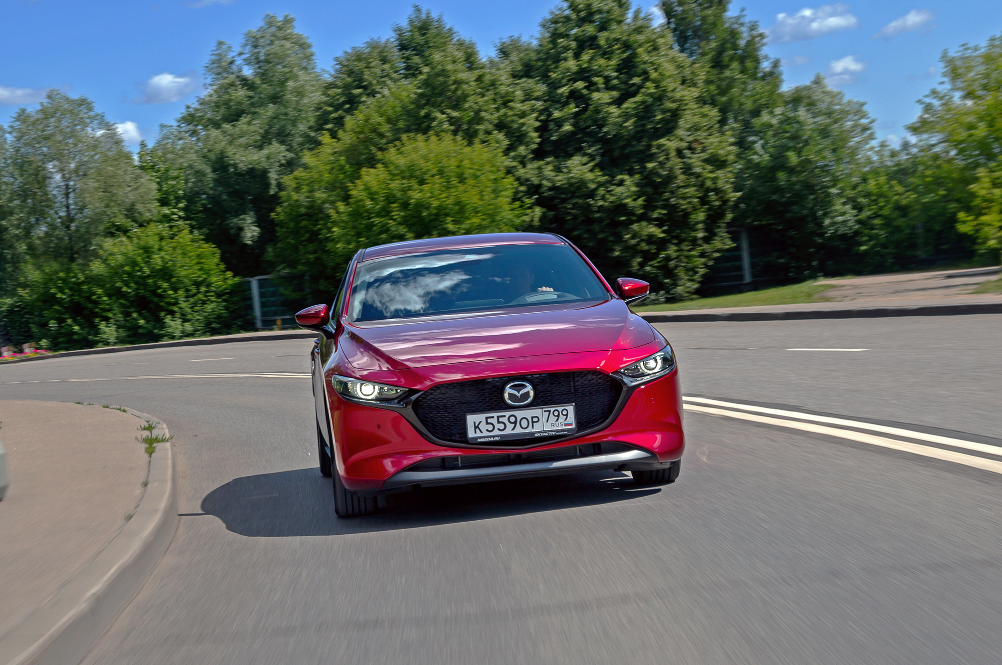 Подпрыгиваем на неровностях за рулём хэтчбека Mazda 3 — ДРАЙВ