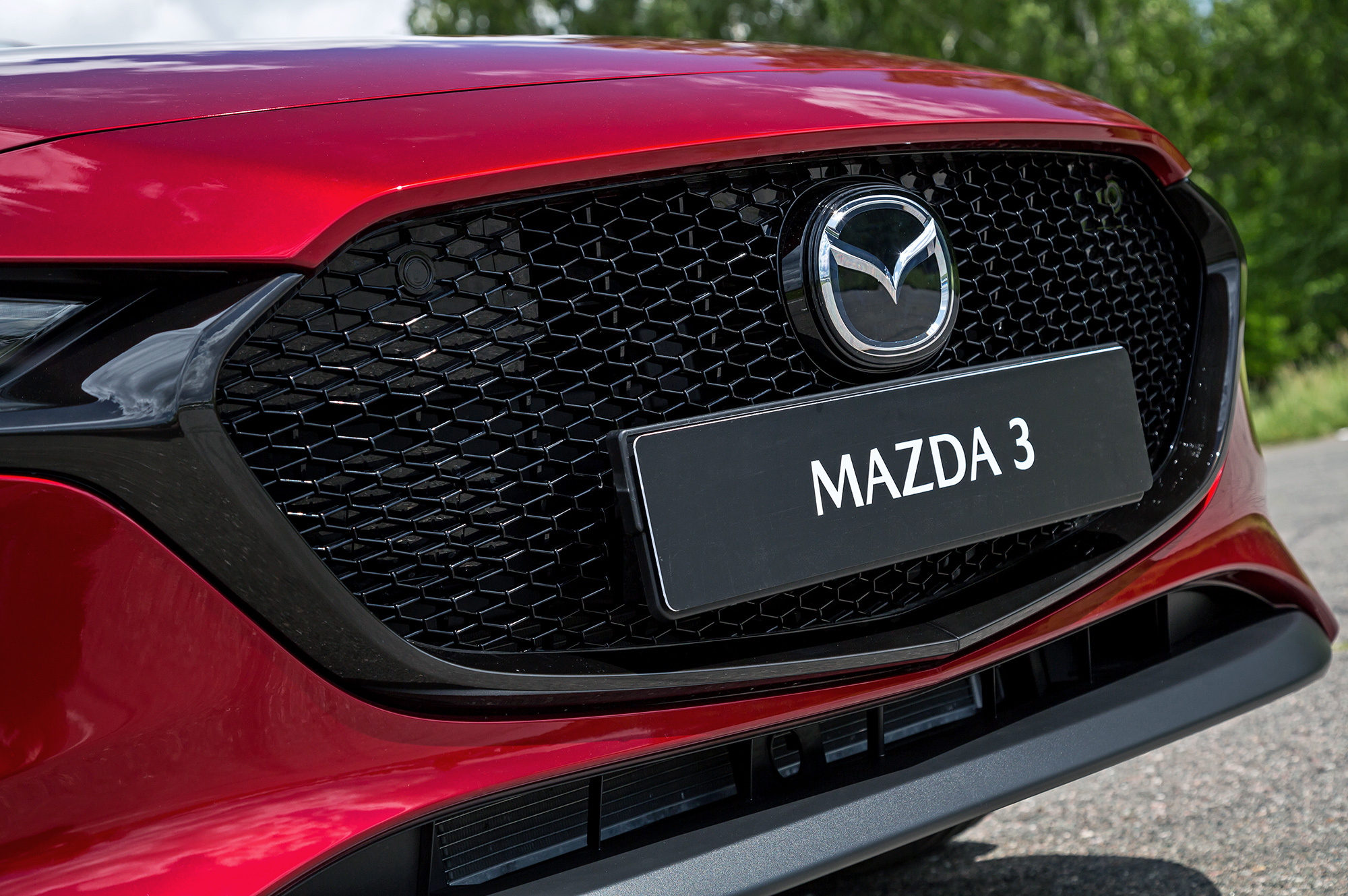 Подпрыгиваем на неровностях за рулём хэтчбека Mazda 3 — ДРАЙВ