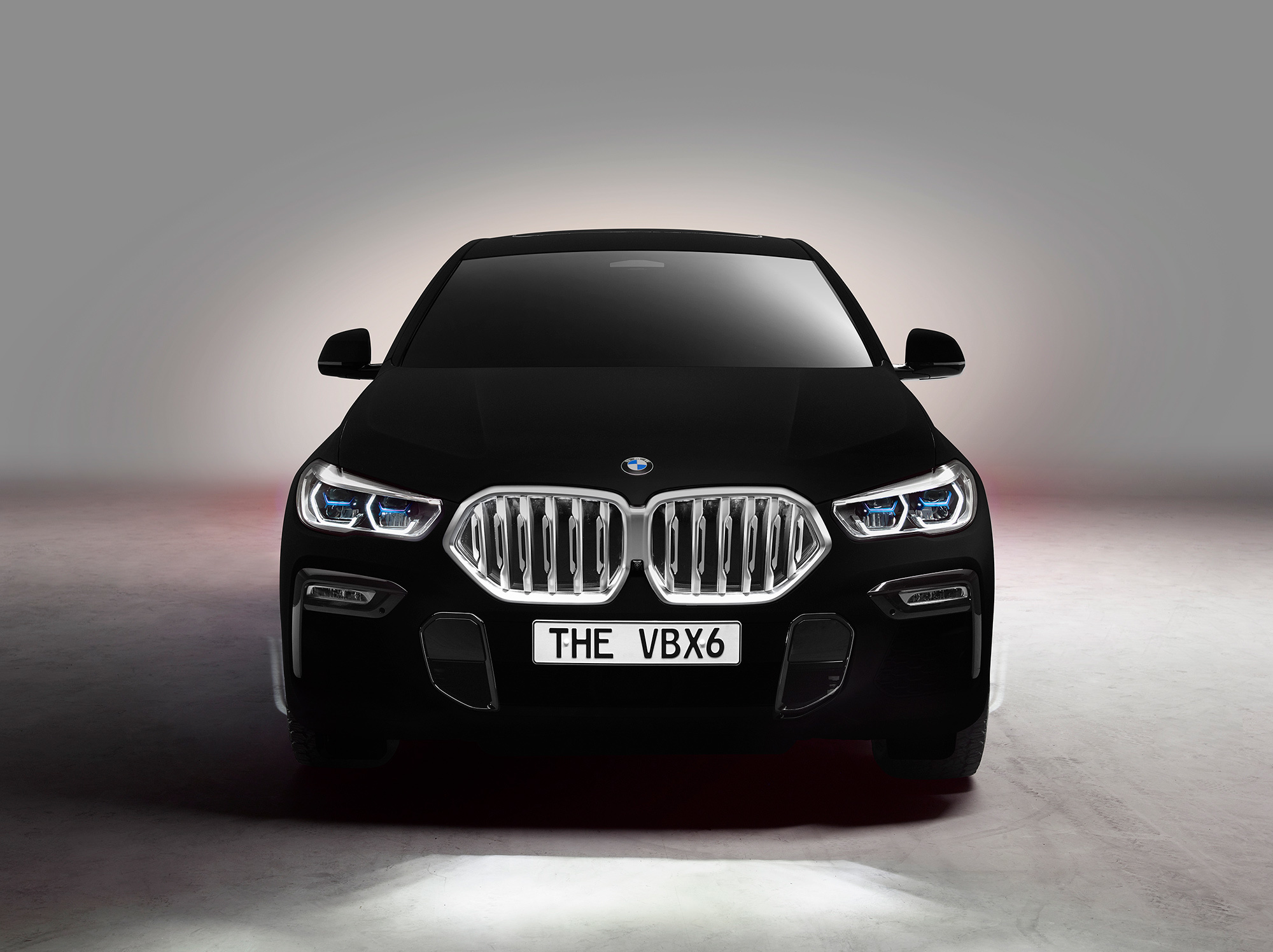 Шоу-кар BMW Vantablack X6 погрузился в двухмерную черноту — ДРАЙВ