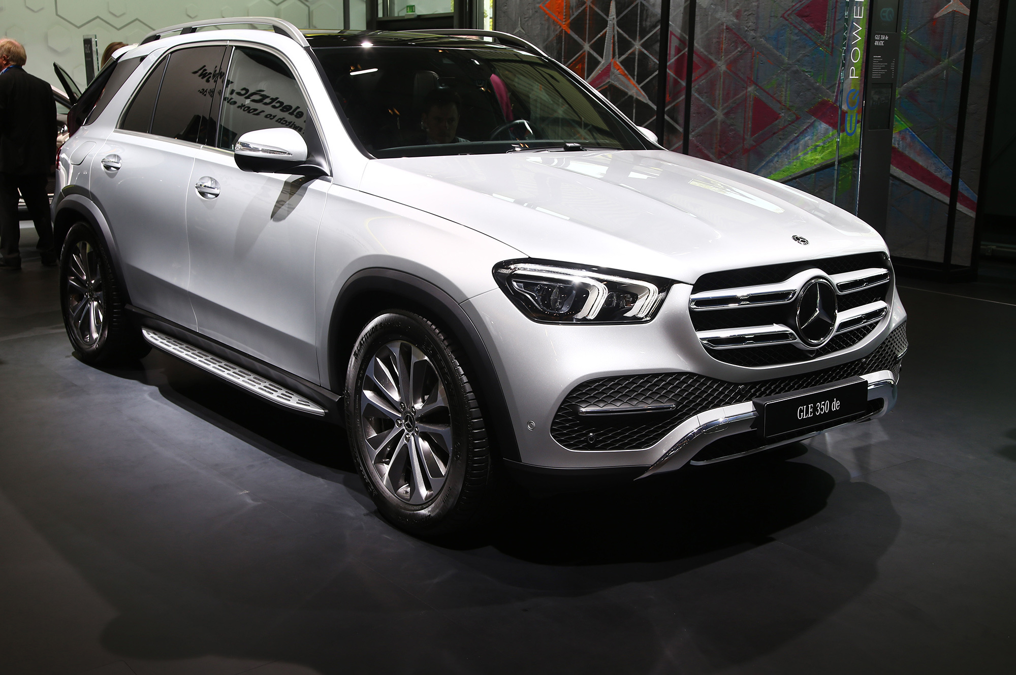 Мерседесы GLE 350 de и GLC 300 e похвалились запасом хода — ДРАЙВ