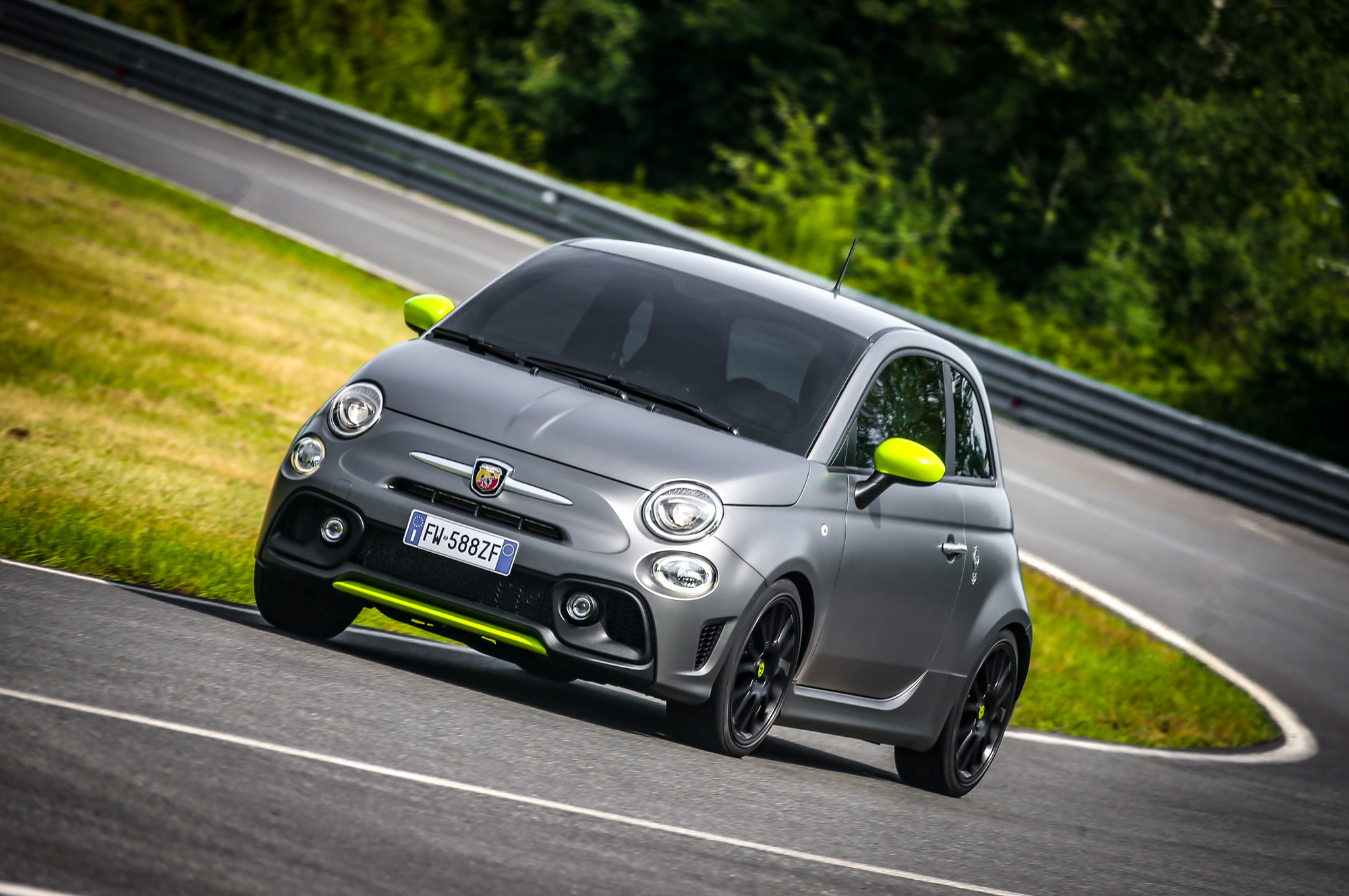 Хэтчбек Abarth 595 Pista оживился за счёт новой турбины — ДРАЙВ