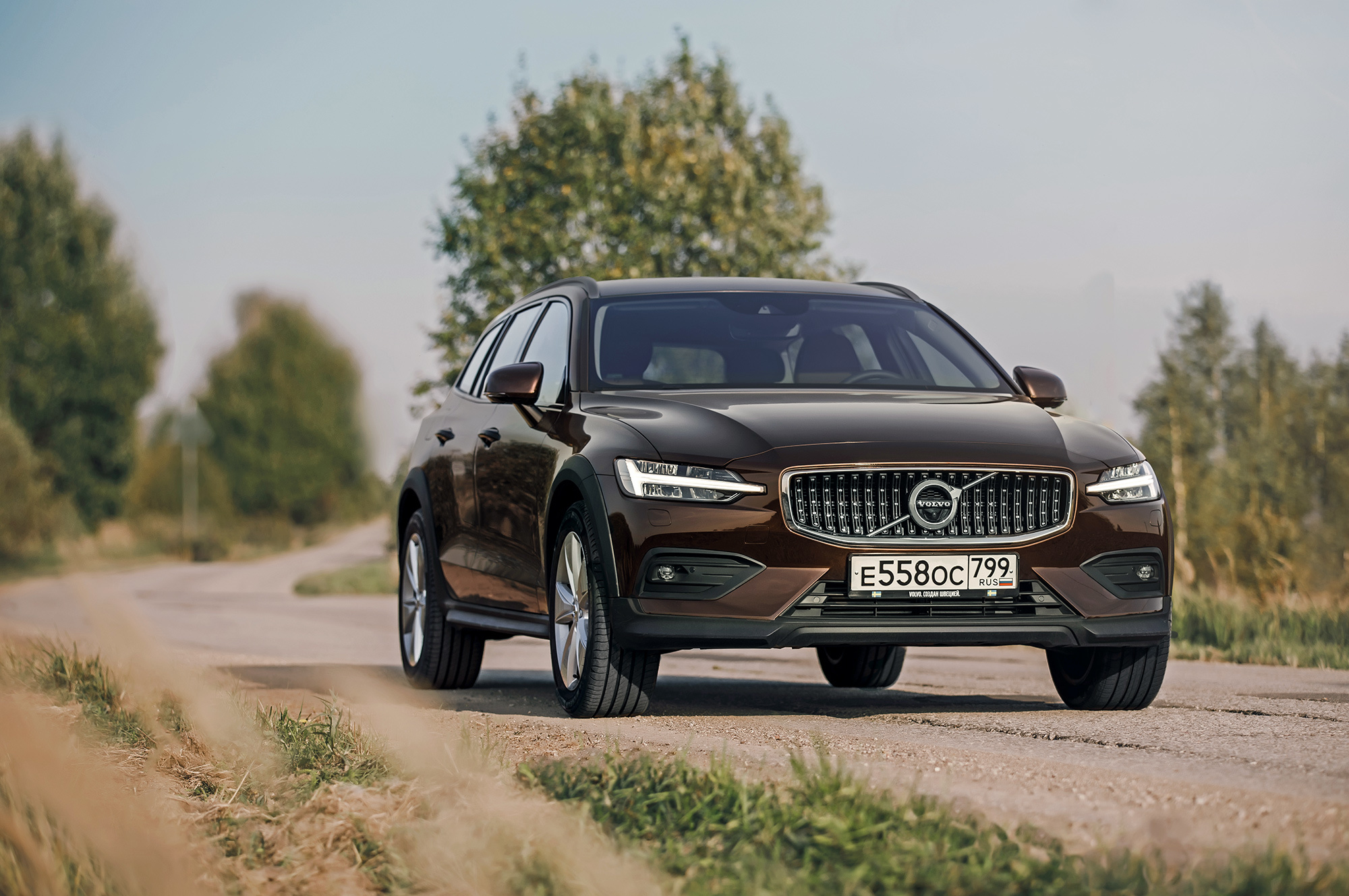 Выгуливаем в Подмосковье Volvo S60 и универсал V60 Cross Country — ДРАЙВ