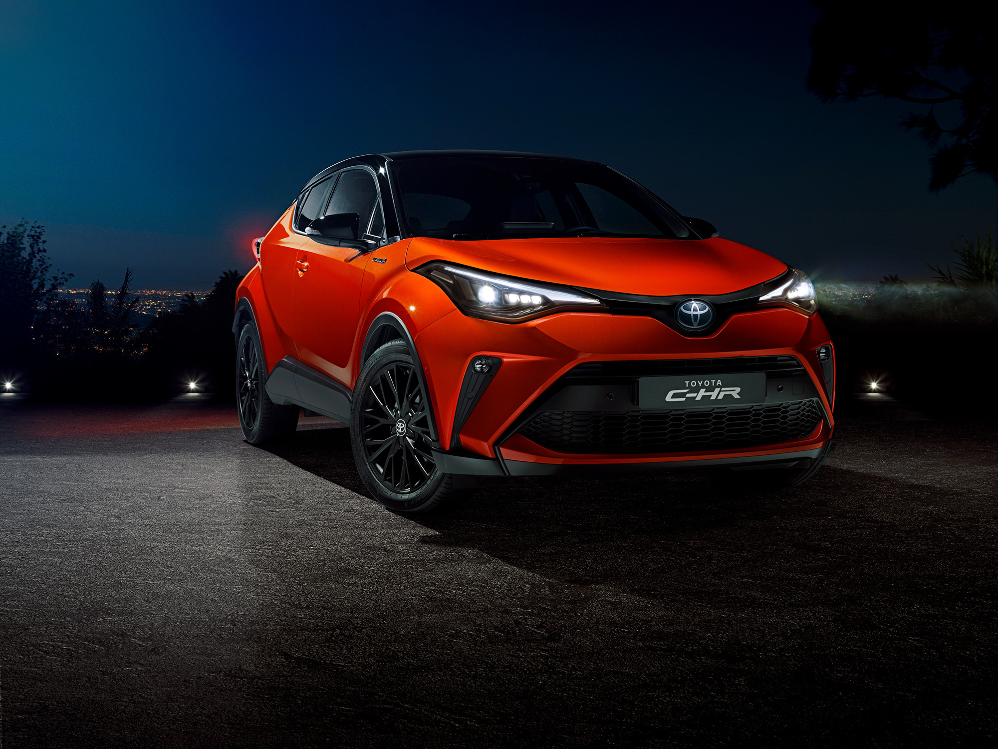 Обновлённая Toyota C-HR получила мощную гибридную версию — ДРАЙВ