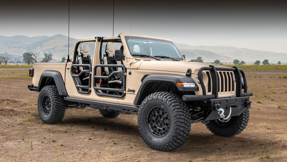 Jeep gladiator. Пикап Gladiator XMT дебютировал на ежегодном собрании и выставке Ассоциации армии США (AUSA), которая нередко проявляет интерес к разным экспериментам автопроизводителей.