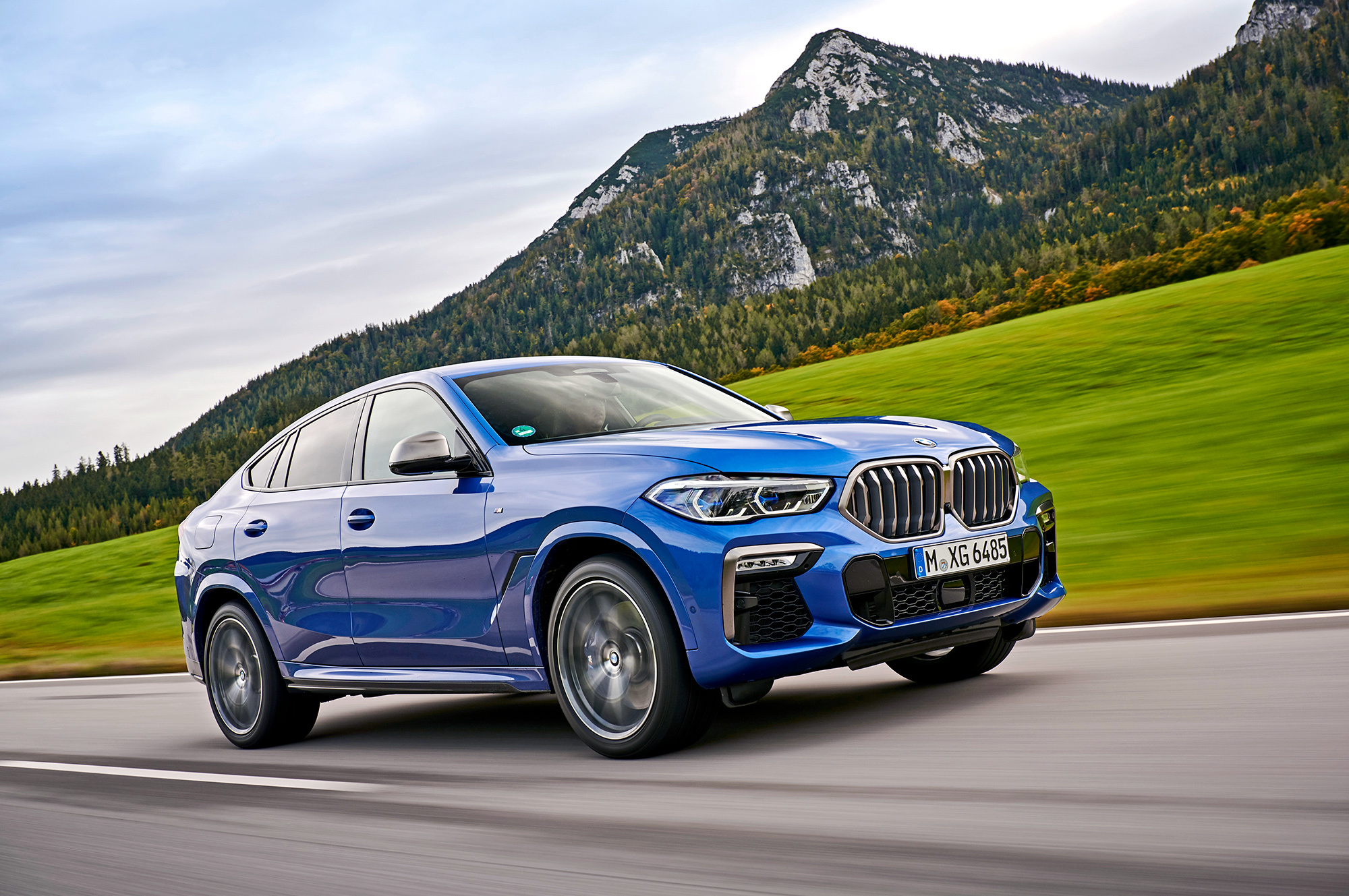 Безошибочно определяем в темноте кроссовер BMW X6 — ДРАЙВ