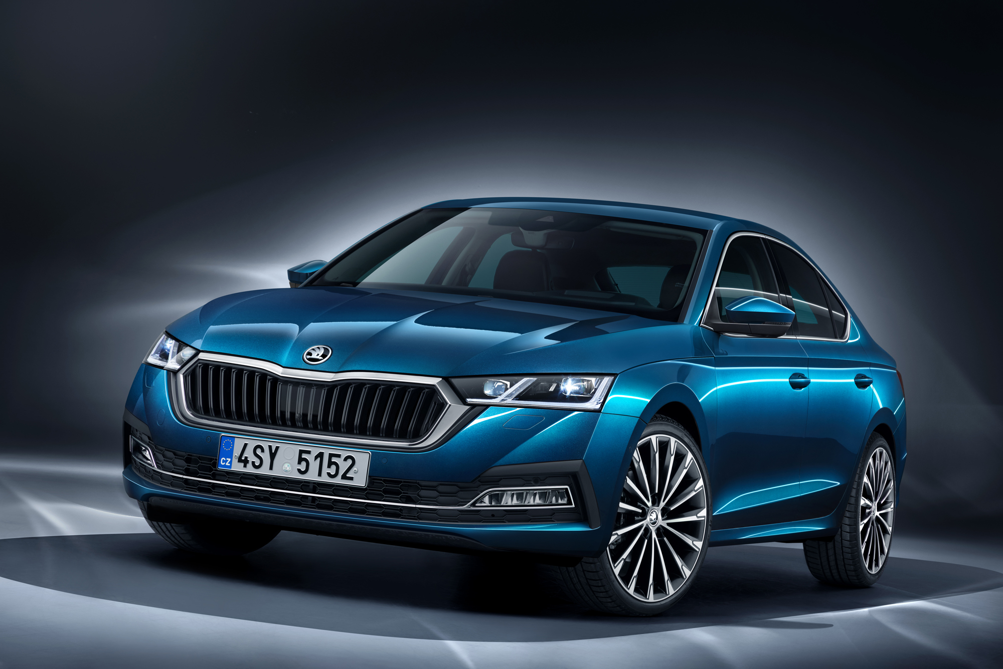 Skoda Octavia похвасталась моторами и электроникой — ДРАЙВ