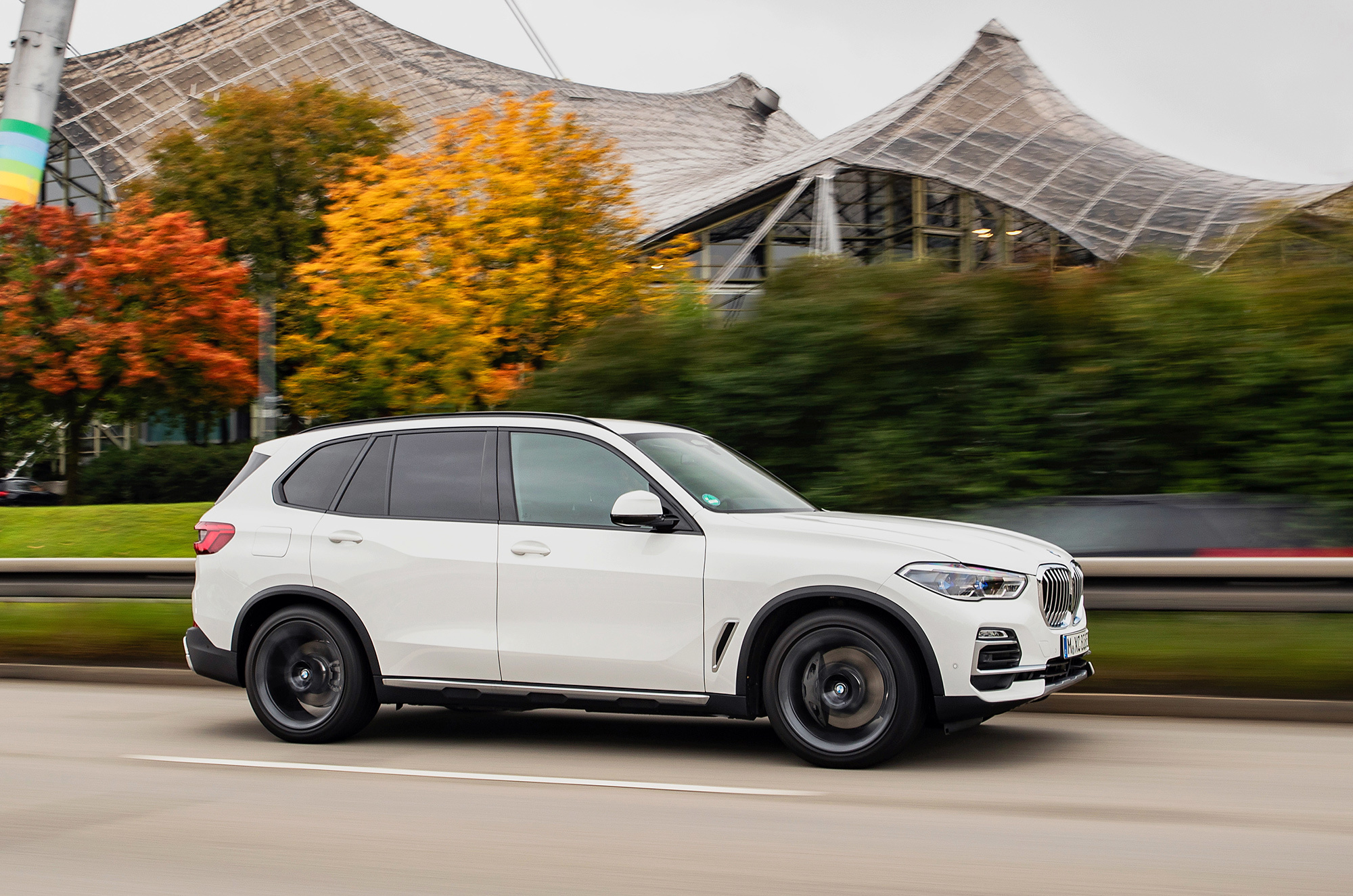 Заправляем электричеством гибрид BMW X5 xDrive45e — ДРАЙВ