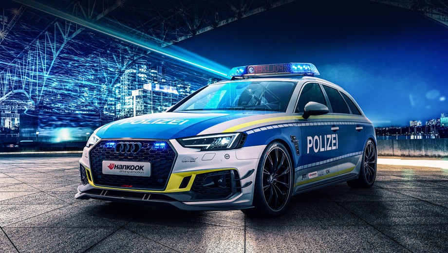 Audi rs4. Полицейский автомобиль подготовлен к открытию автошоу в Эссене, которое стартует сегодня, 29 ноября (день прессы), а 30 открывается для публики.