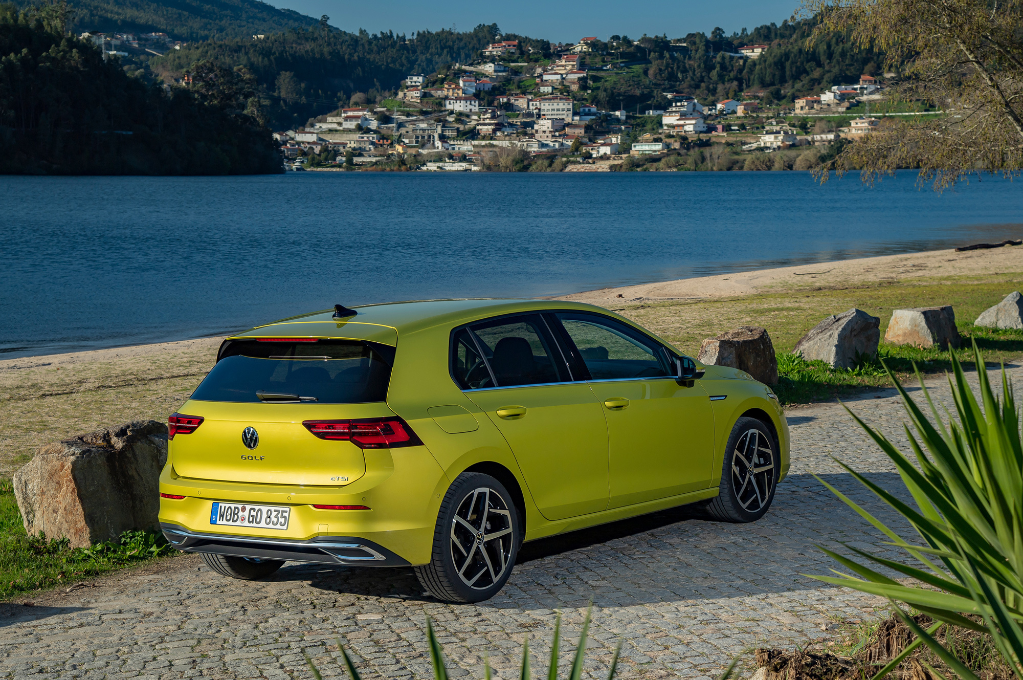 Утыкаемся в техноглянец хэтчбека Volkswagen Golf VIII — ДРАЙВ