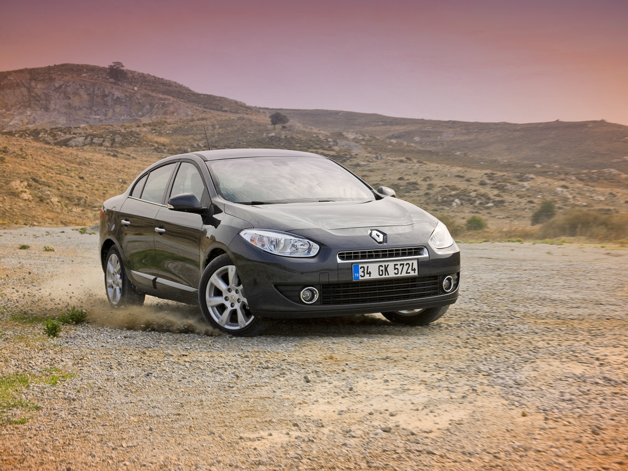 Определяем, для каких задач лучше подходит Renault Fluence — ДРАЙВ