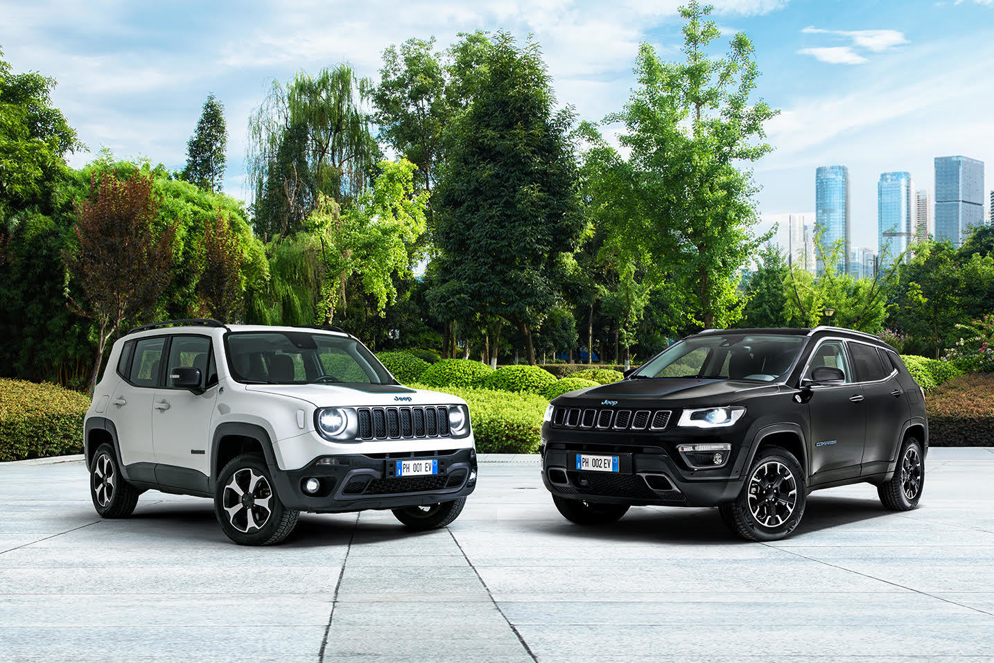 Jeep Renegade 4xe и Compass 4xe электрифицировались для Европы — ДРАЙВ