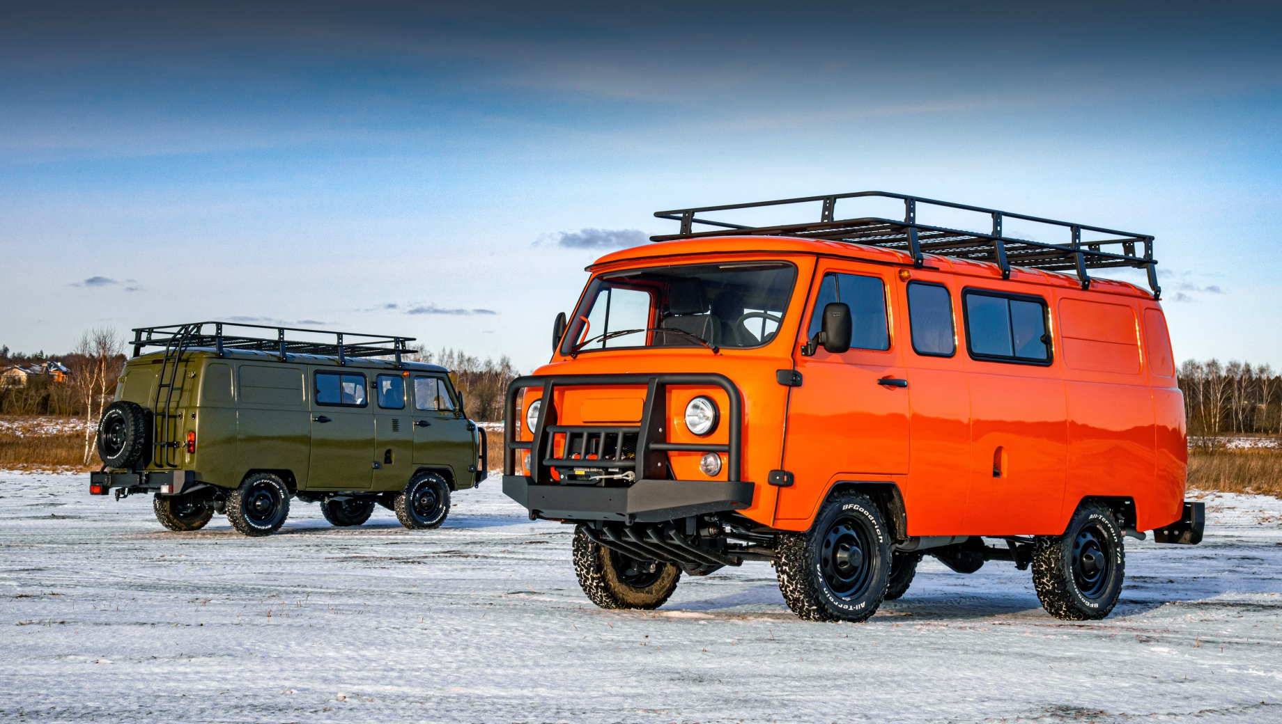 Uaz bukhanka. Для экспедиционной «Буханки» возможны только две окраски кузова: оранжевая либо «защитная». Старт продаж — сегодня.