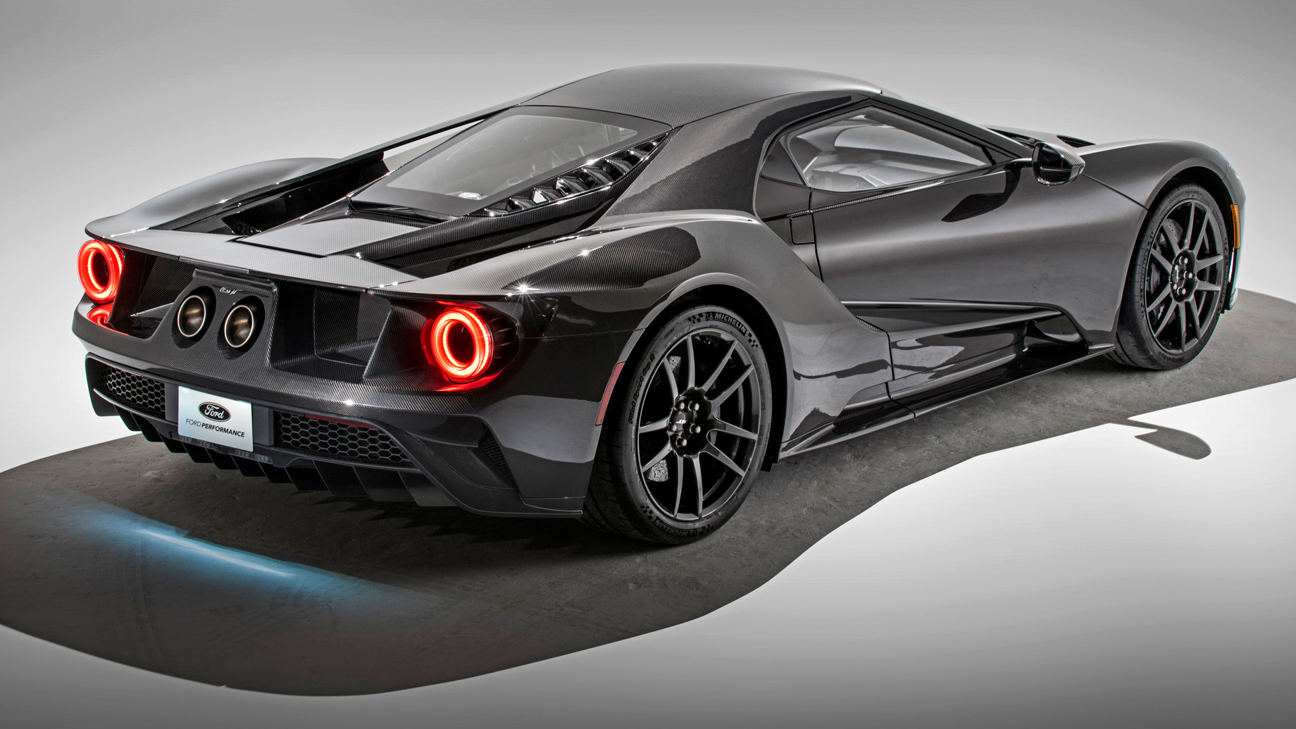 Суперкар Ford GT стал мощнее и обрёл версию Liquid Carbon — ДРАЙВ